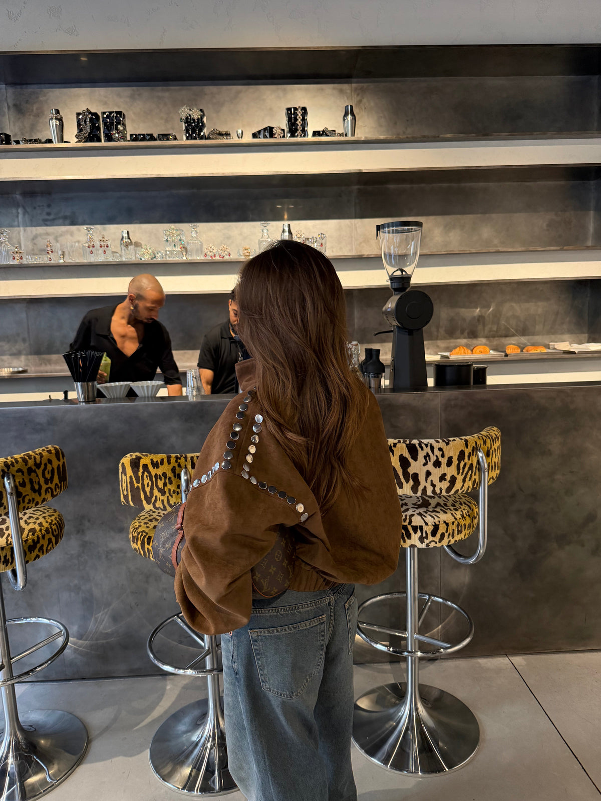 Jaqueta bomber Sasha com tachas