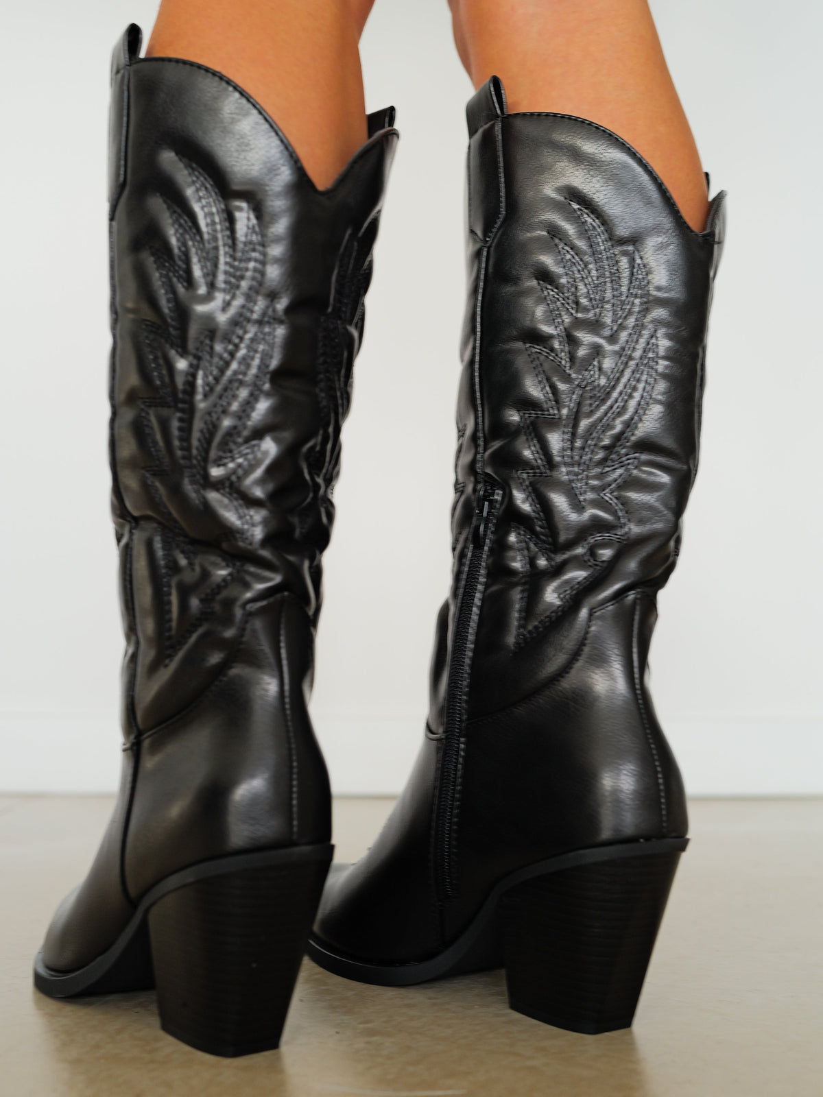 Bota alta de cowboy preta