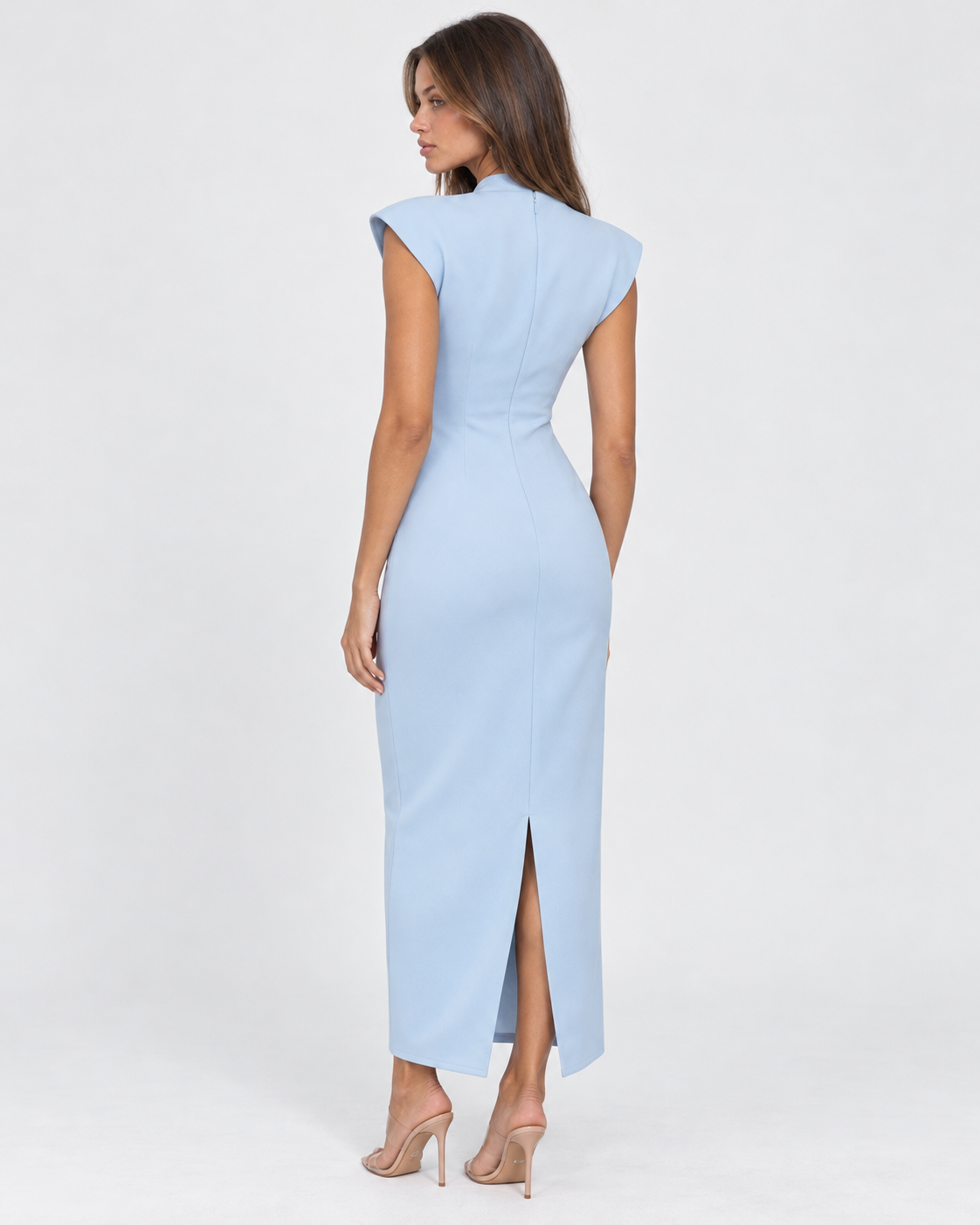 Vestido comprido com decote em V e ombros estruturados