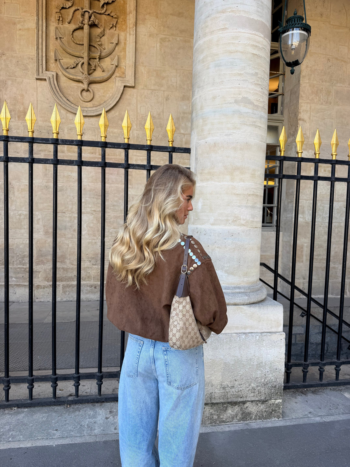 Jaqueta bomber Sasha com tachas