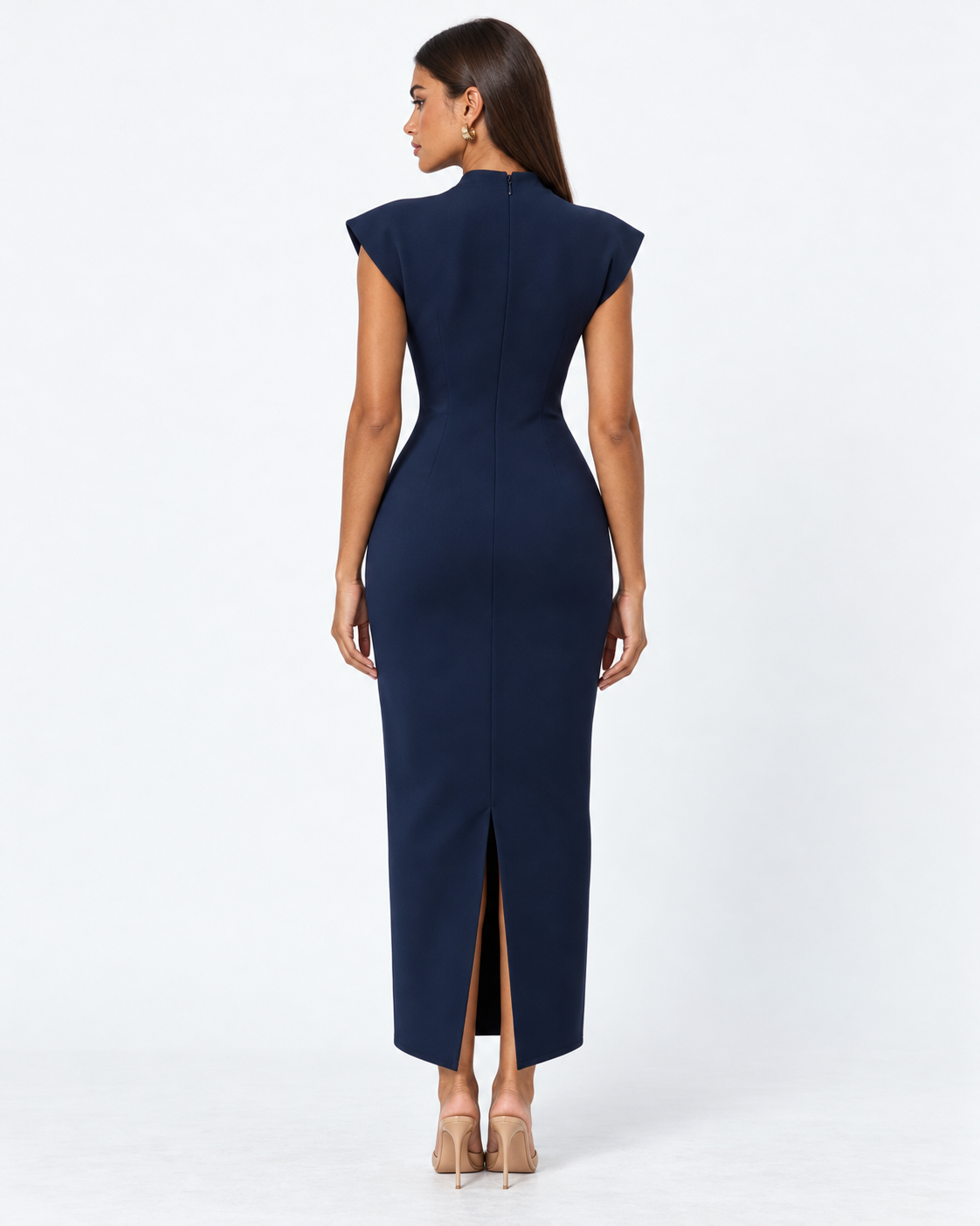 Vestido comprido com decote em V e ombros estruturados