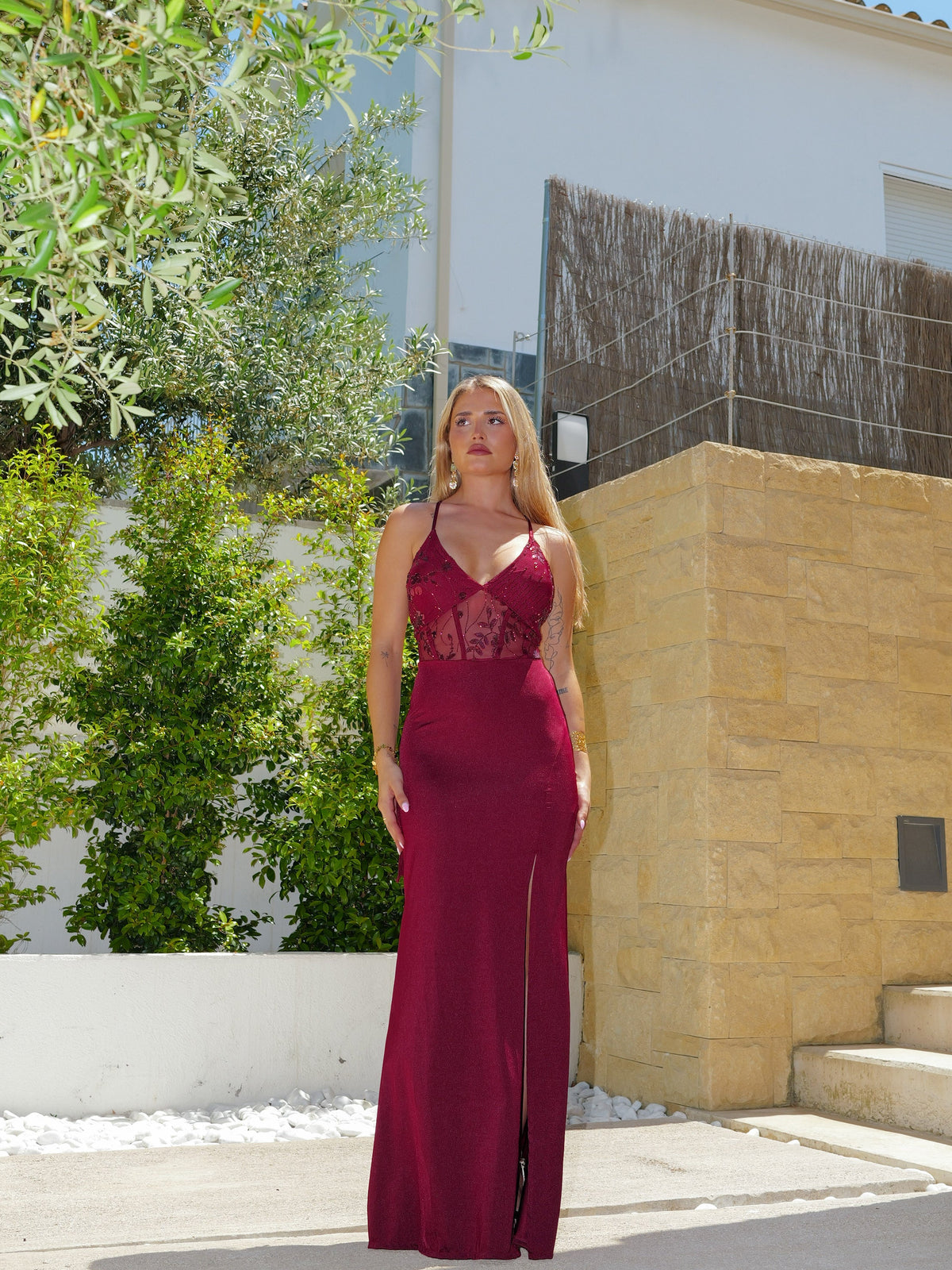 Vestido comprido com detalhes de espartilho em cor de bordô
