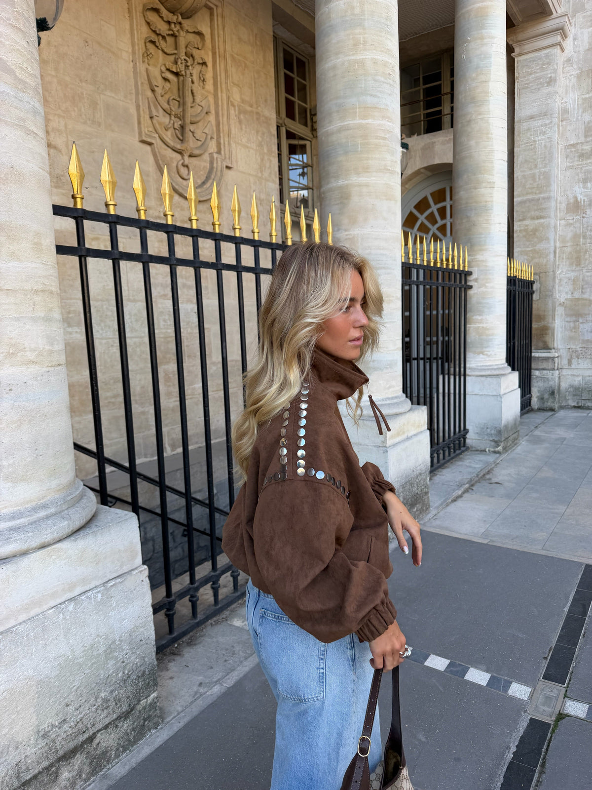 Jaqueta bomber Sasha com tachas