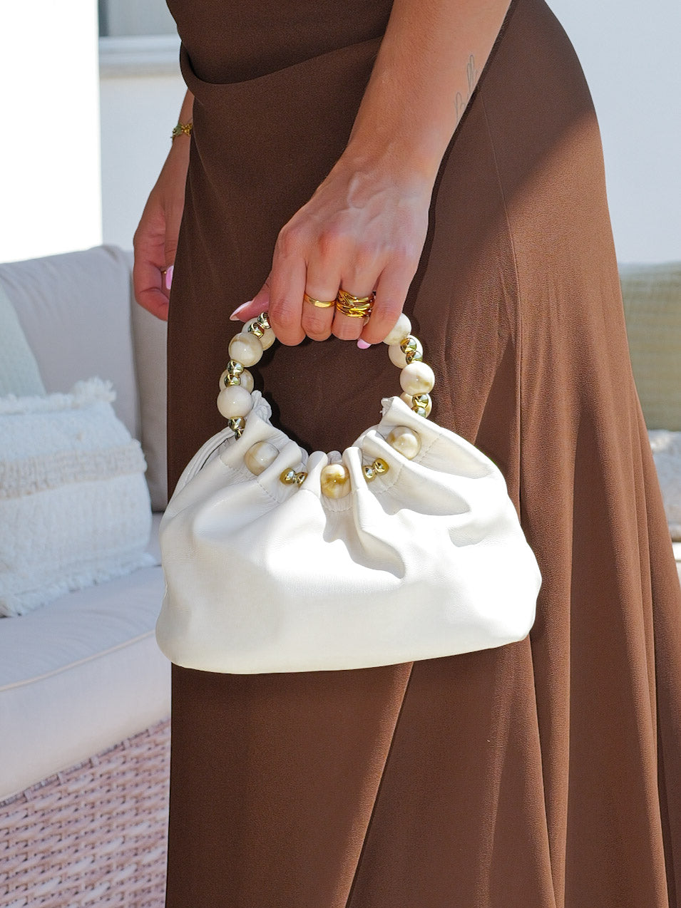 Clutch para bombons com alça bege
