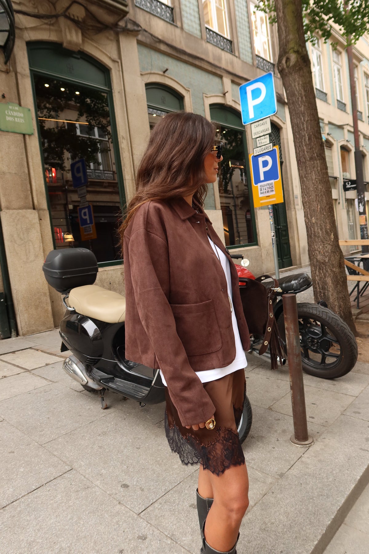 Jaqueta de camurça cor chocolate escuro