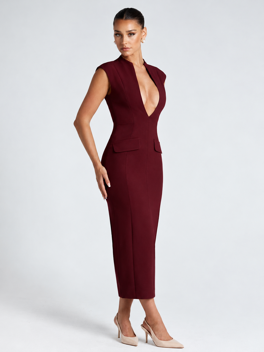 Vestido midi vermelho-cereja com decote em V profundo