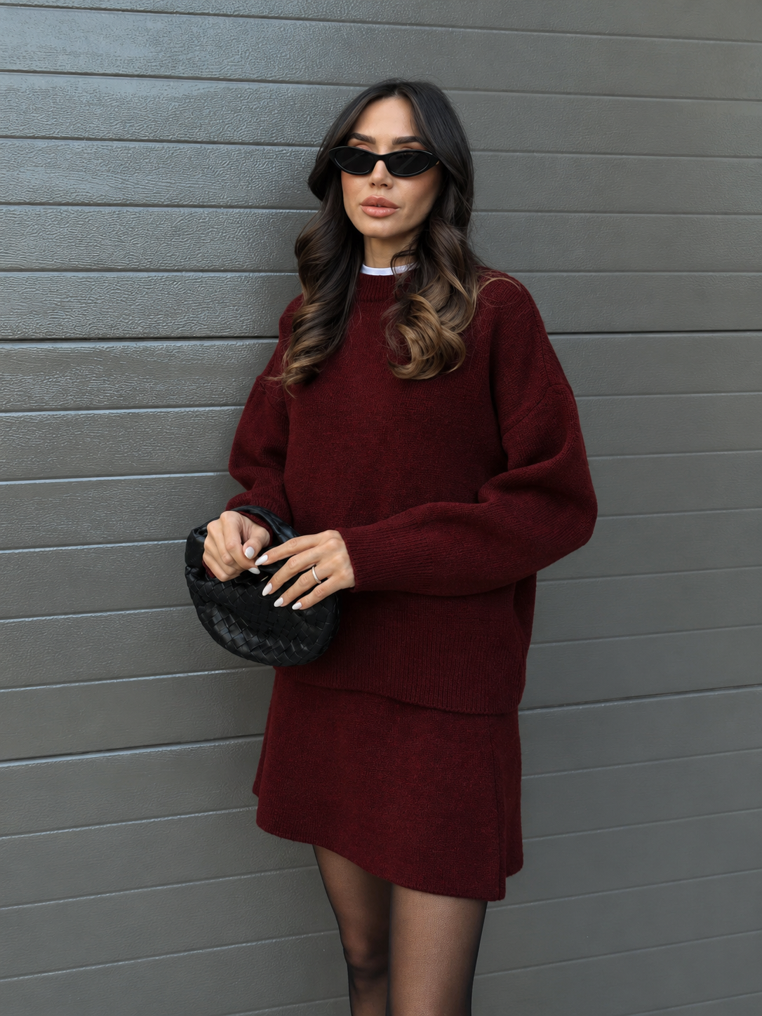 Conjunto de malha macia com saia e camisola