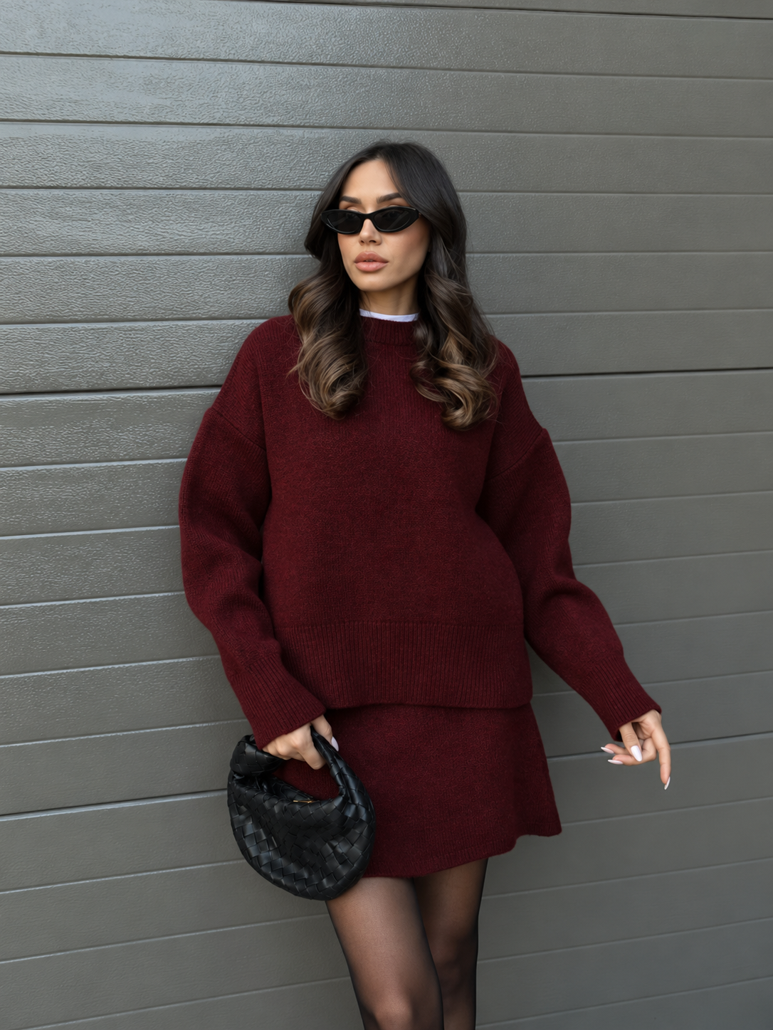 Conjunto de malha macia com saia e camisola