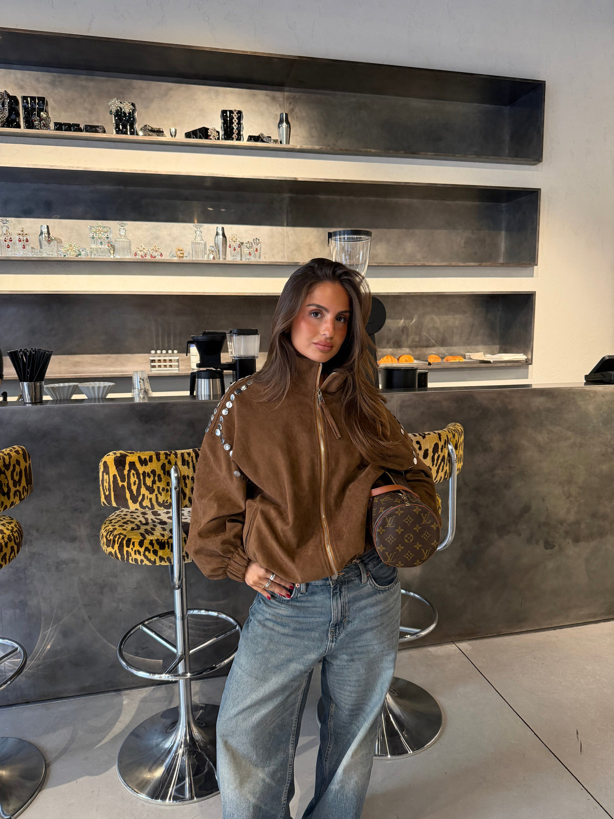 Jaqueta bomber Sasha com tachas