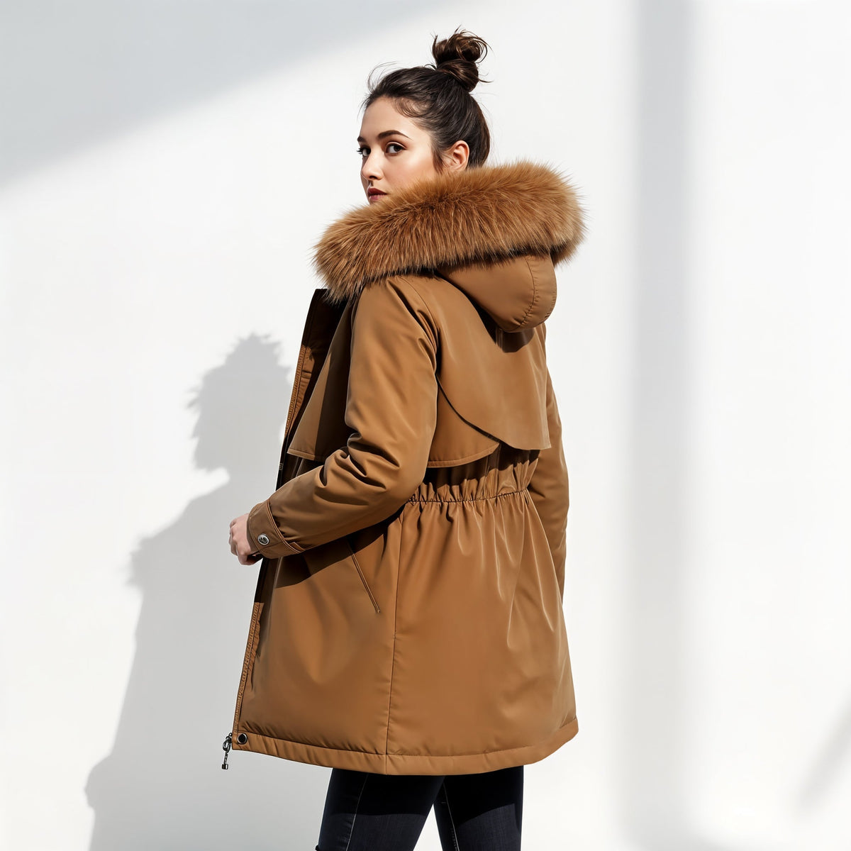 Parka com capuz de pelo sintético
