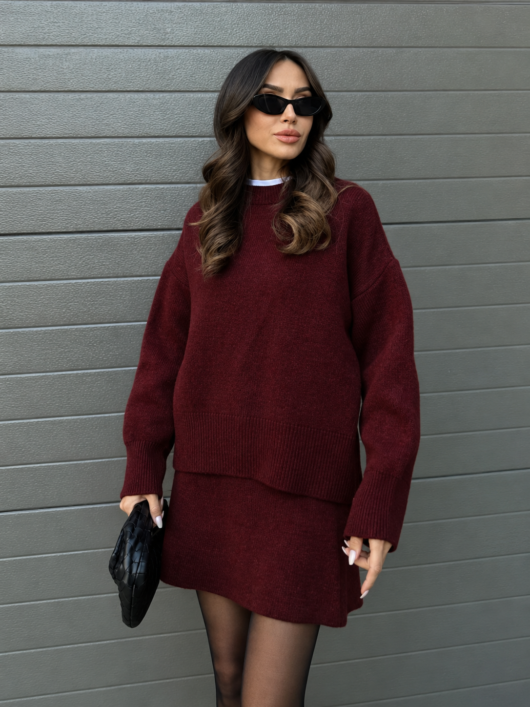 Conjunto de malha macia com saia e camisola