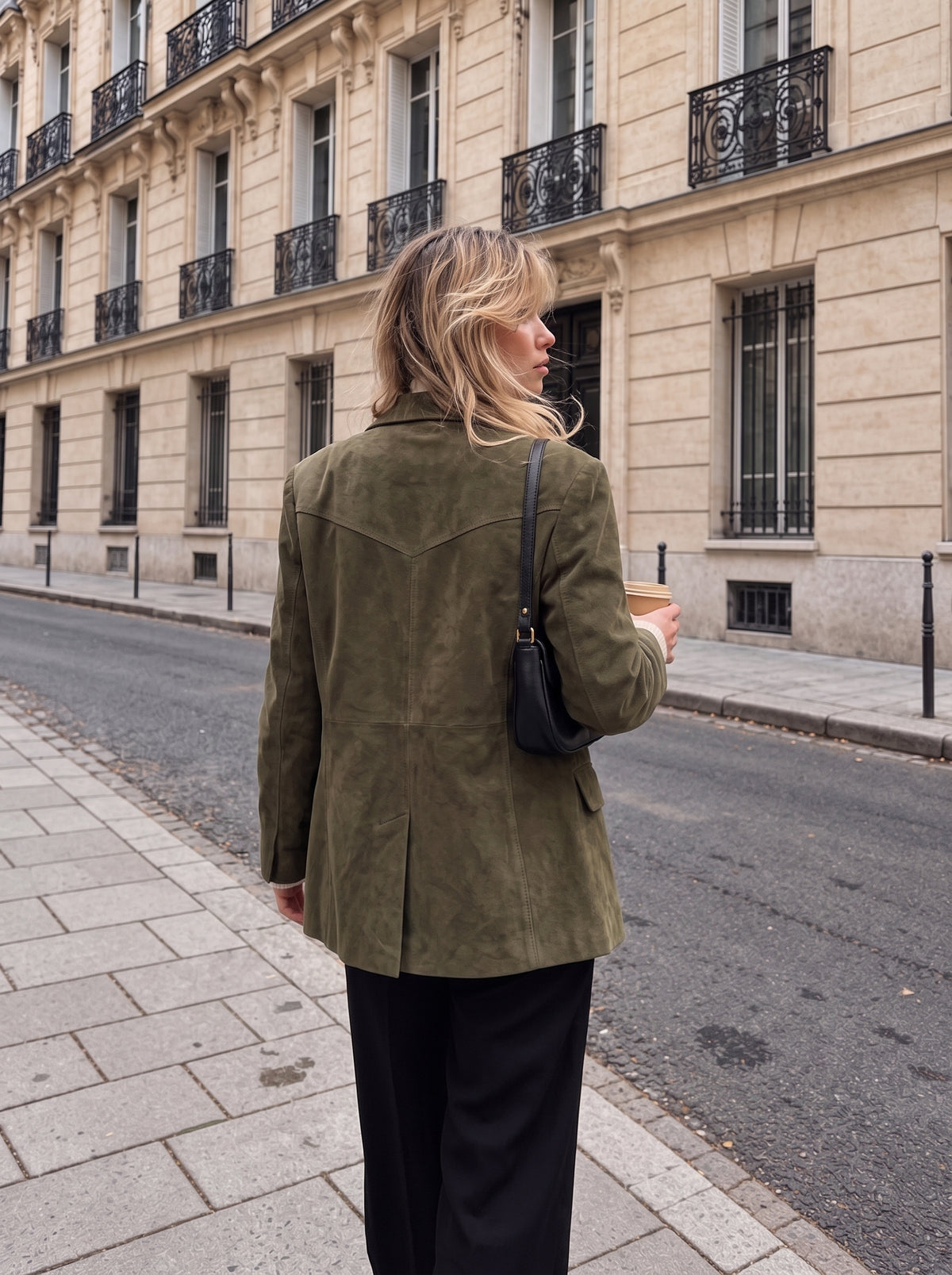 Jaqueta blazer oversize em camurça verde-oliva