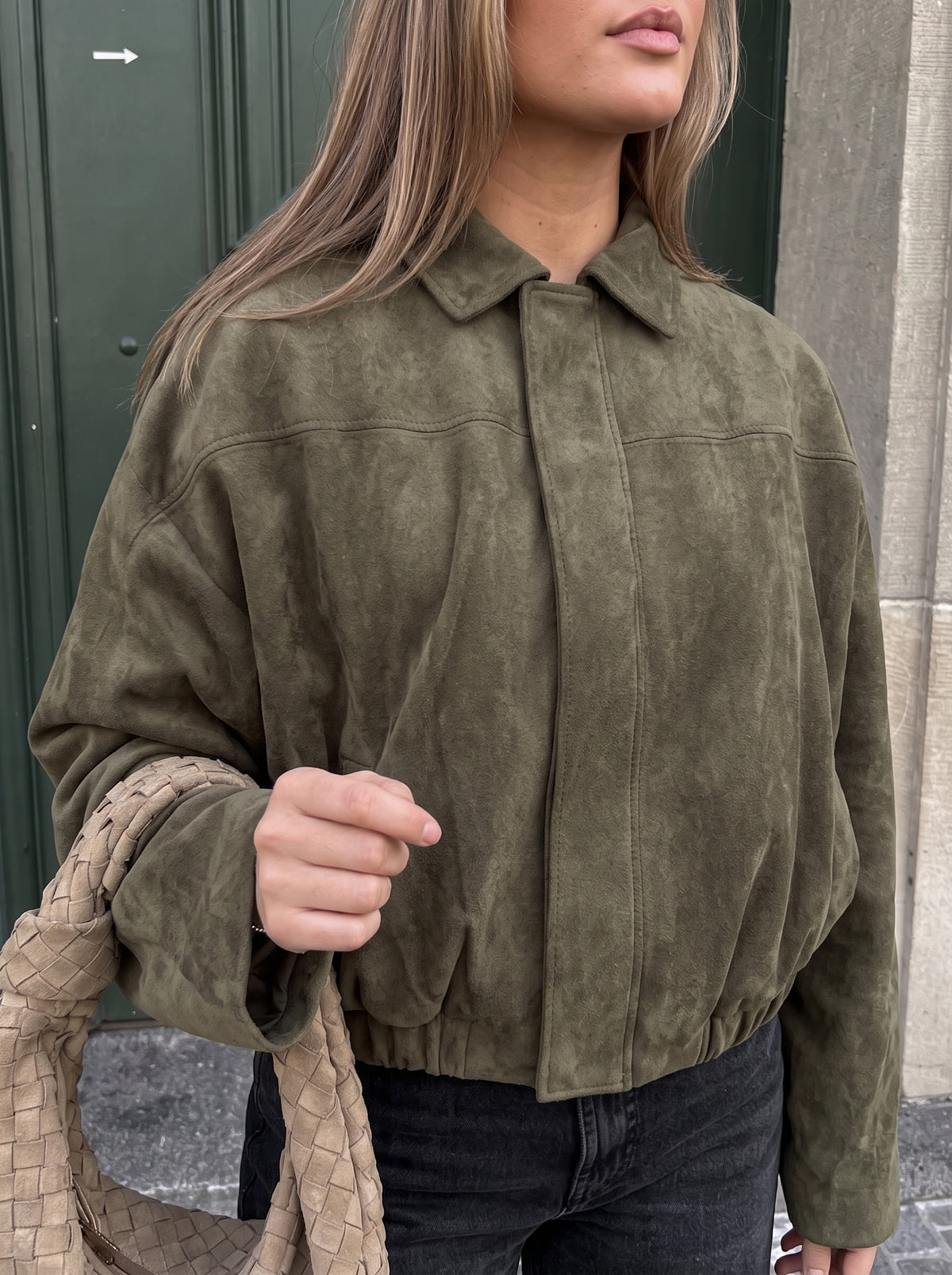 Jaqueta bomber oversize efeito camurça verde-militar