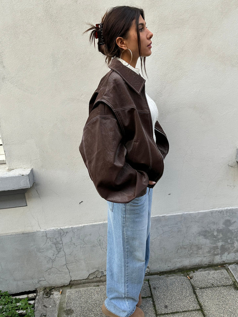 Jaqueta oversize com pespontos contrastantes