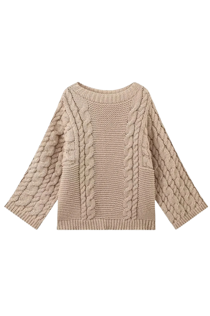 Camisola oversize de malha entrançada com gola alta e mangas evasé