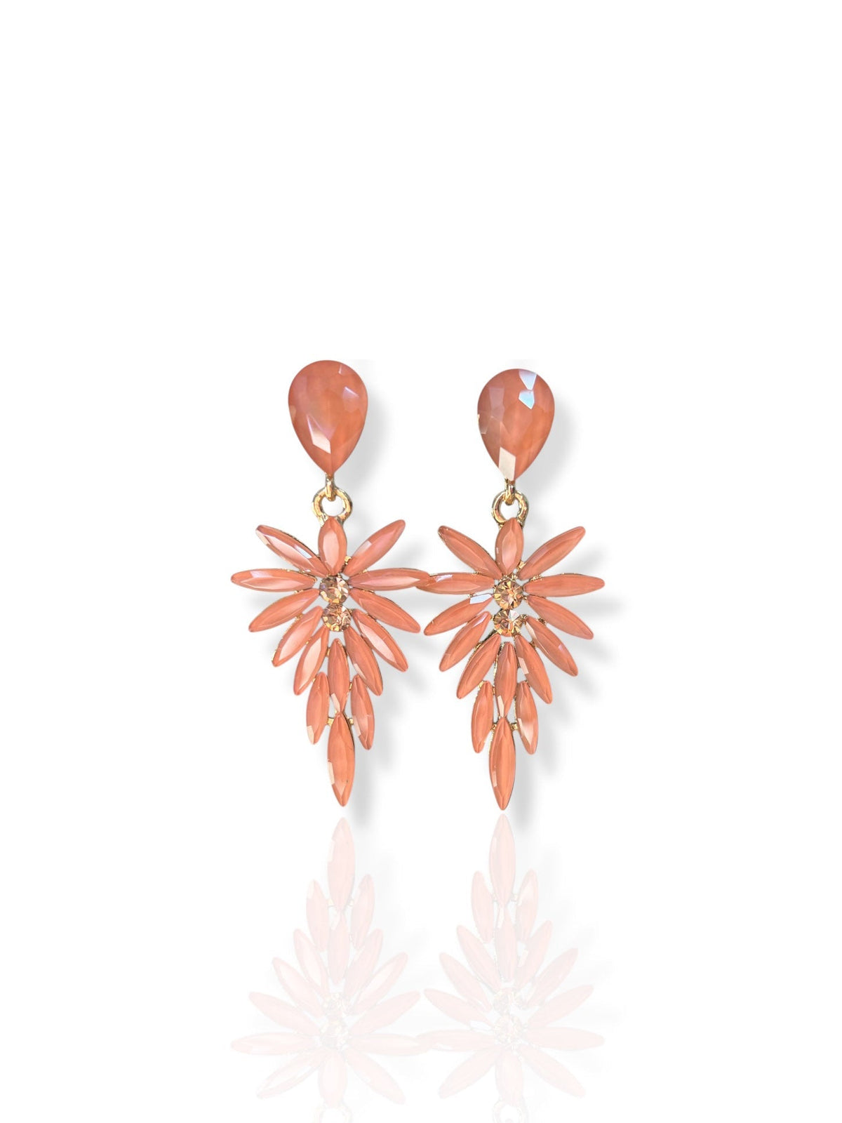 Brincos em forma de folha brilhantes em cor de coral